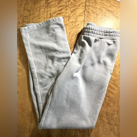 Forever 21 Pants - Forever 21 sweatpants, straight leg, snaps at ankle, light purple, good shape, M
